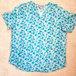 Cherokee scrub top. MEDIUM